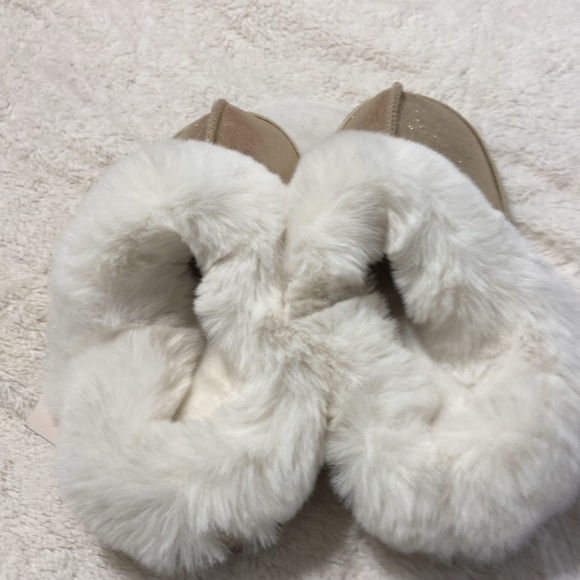 ❤️NWT Fur Glitter slippers - Picture 3 of 7